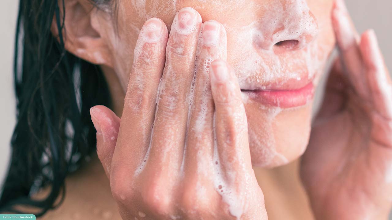 dampak-buruk-terlalu-sering-cuci-muka-heystetik